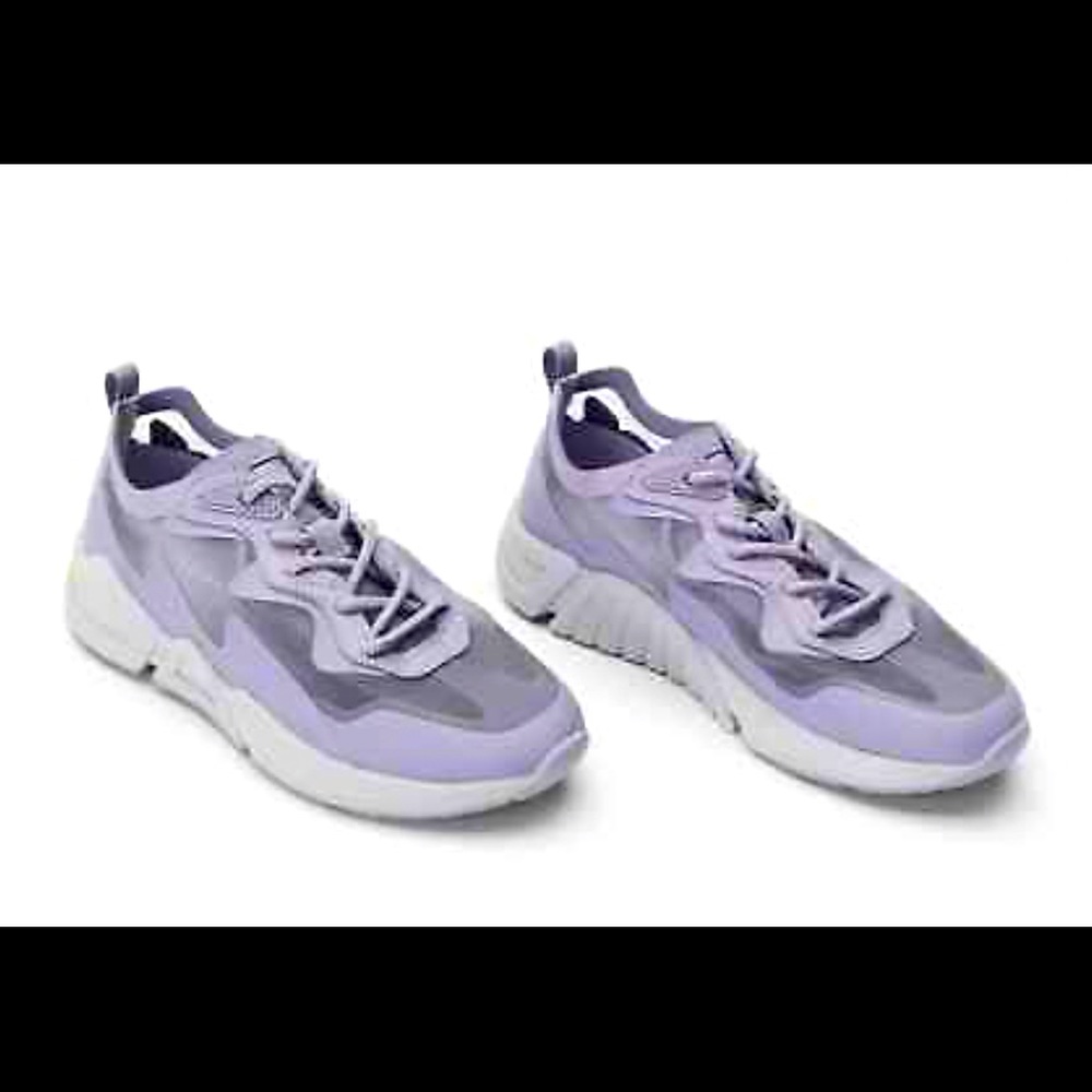 New Fabletics Larchmont Performance Sneakers in Violet, sz 10, runs 1 sz small.
